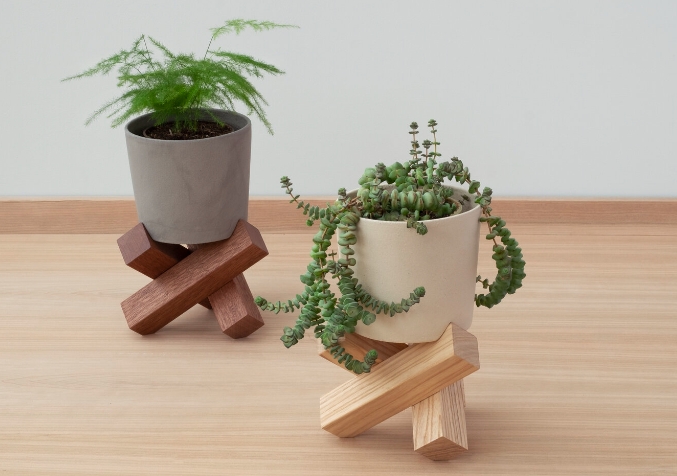 plant pot and stand