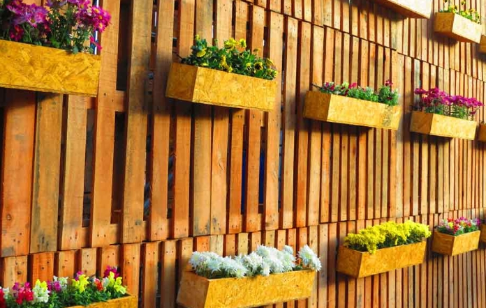 fence hanging planters