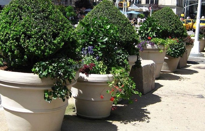 extra large resin planters for outside