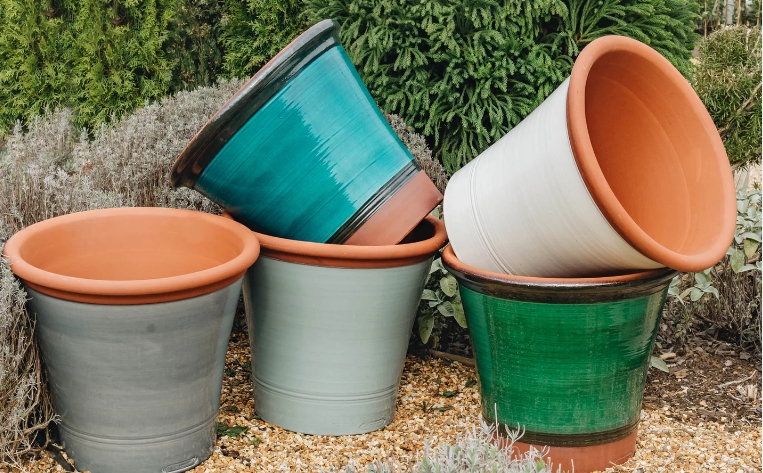 very large plant pots