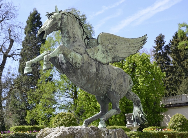 winged horse sculpture