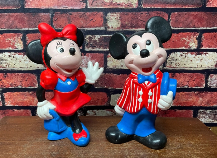 mickey and minnie outdoor statues