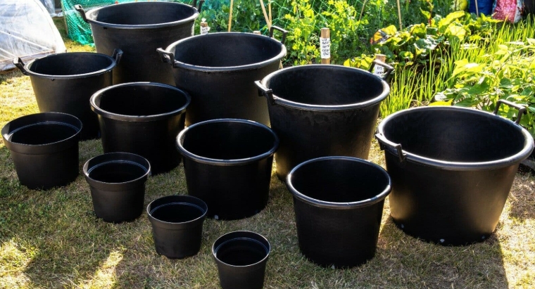 black plastic plant pots