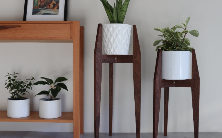 modern plant stand indoor