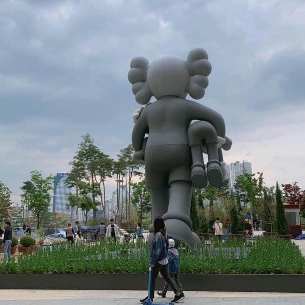 Big Kaws Statues